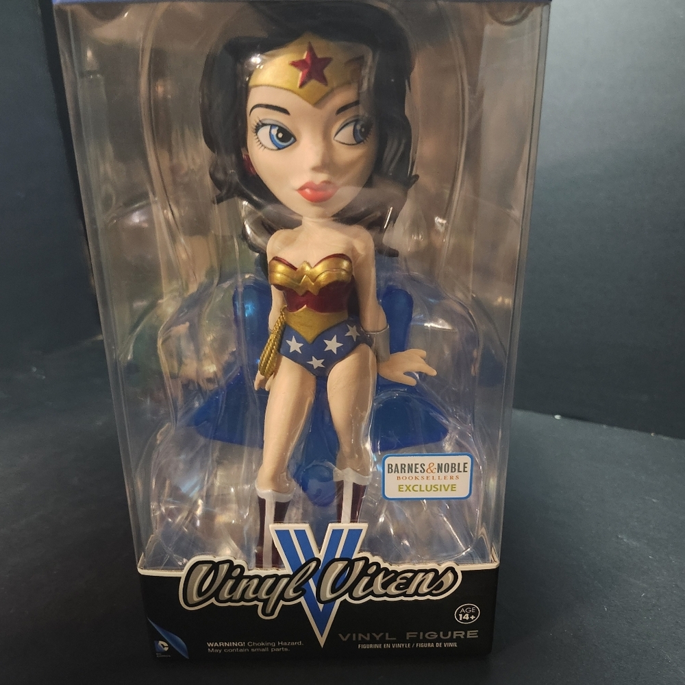 Wonder Woman Vinyl Vixens Figure